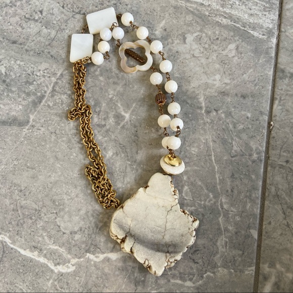 White and Gold Large Stone Necklace - Picture 3 of 10
